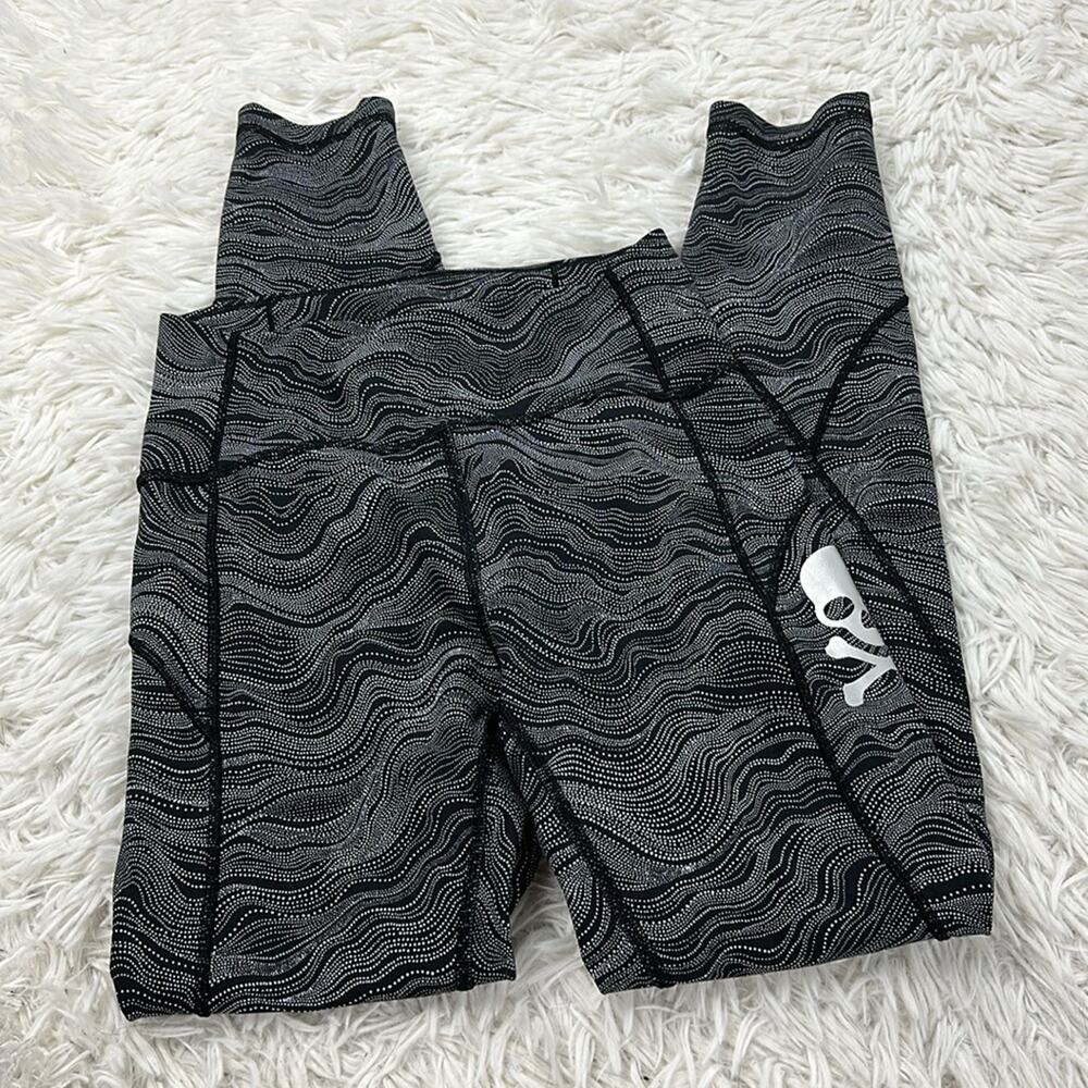 Lululemon In Movement Tight 25" *Everlux